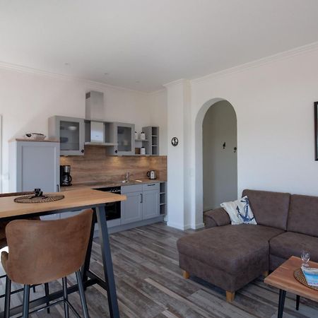 Ankerplatz Ueber Dem Hafen-Pub Apartment Пелворм Екстериор снимка
